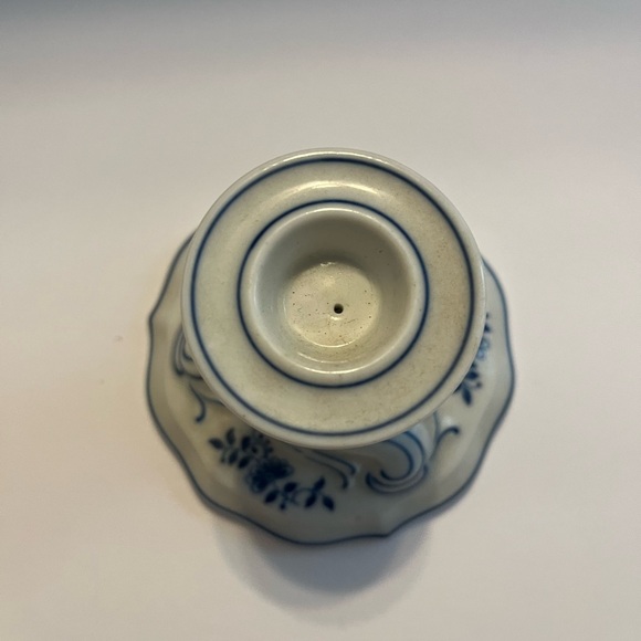 Vintage Hutschenreuther Porcelain BLUE ONION Candlestick Candle Holder Floral - Picture 4 of 5